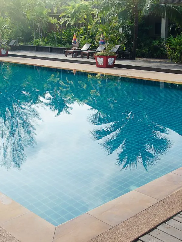 cambio de gresite piscina tarragona