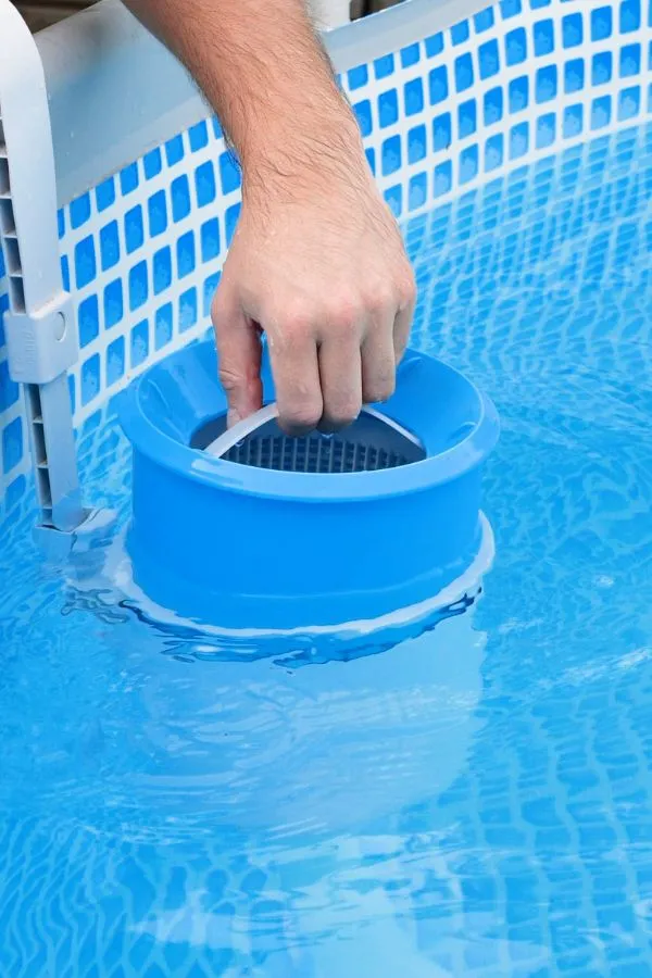 limpieza y mantenimiento piscina comarruga